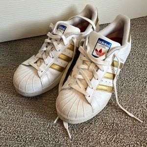 adidas la marque aux 3 bandes